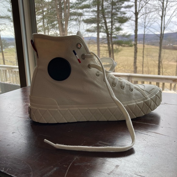 *New* Palladium Hightop Canvas Sneakers. - Picture 8 of 8